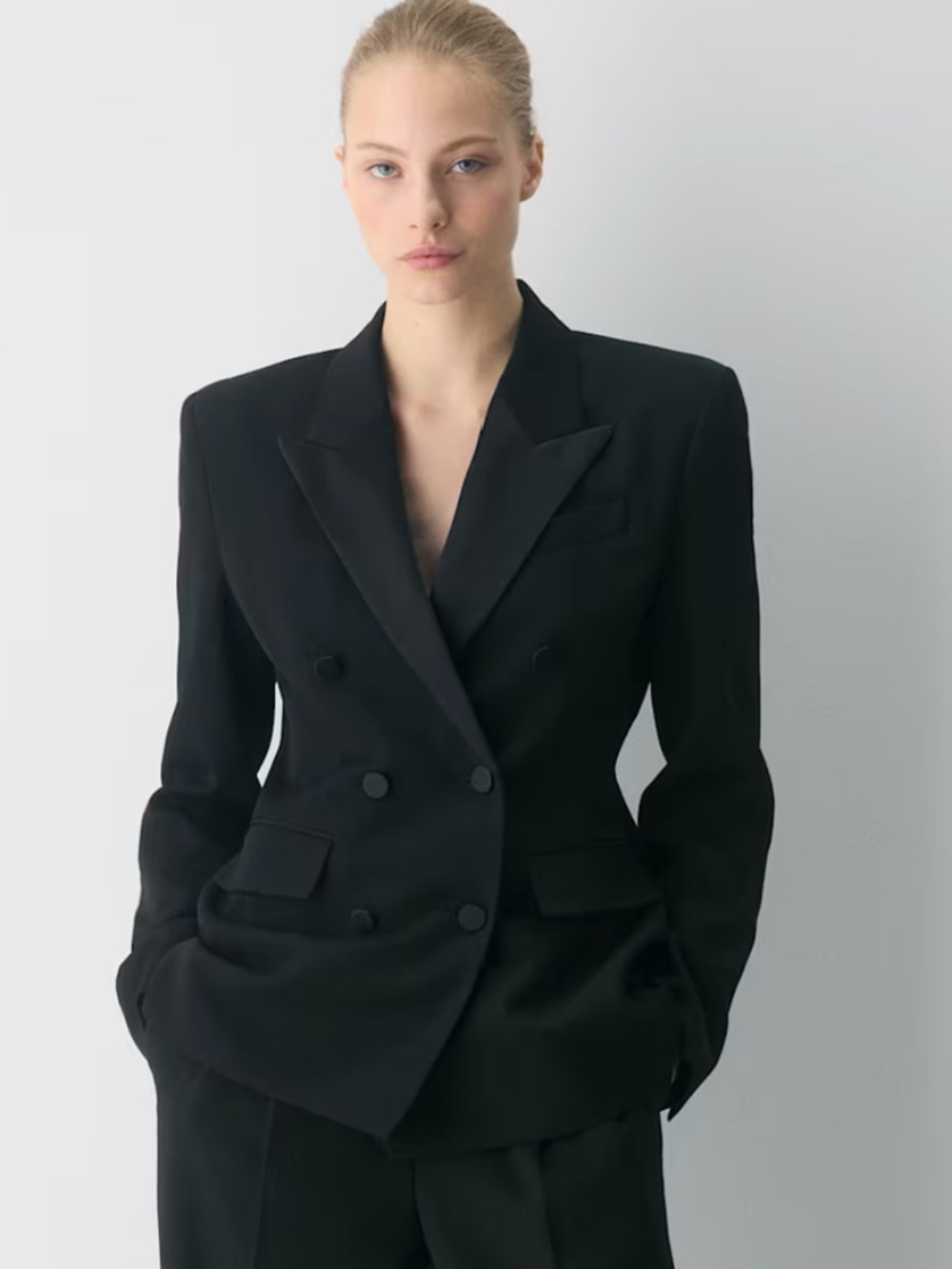 Aritzia Blazer (NEW WITH TAGS)